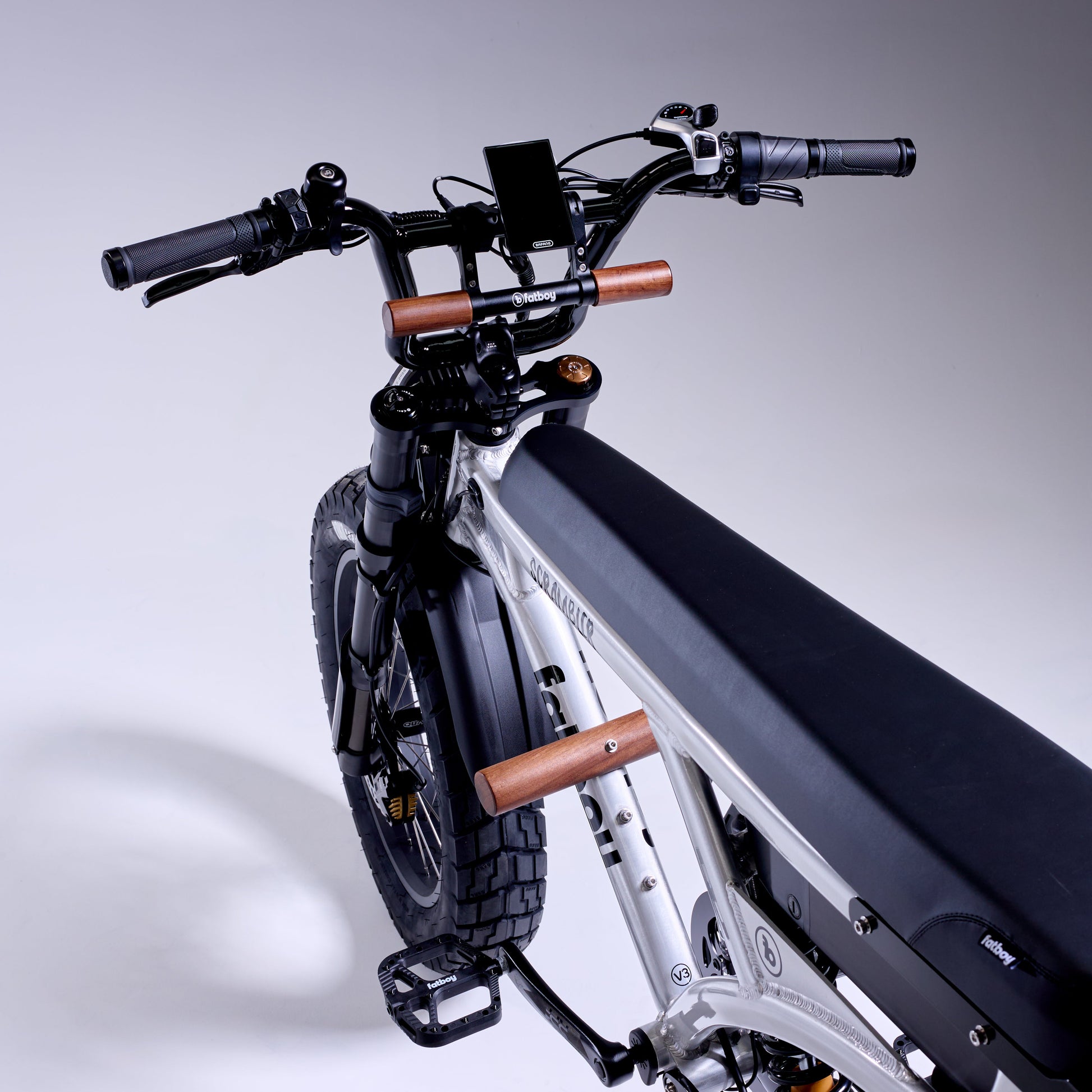 Fatboy Long Seat Grom Set V3 fitted to an e-bike