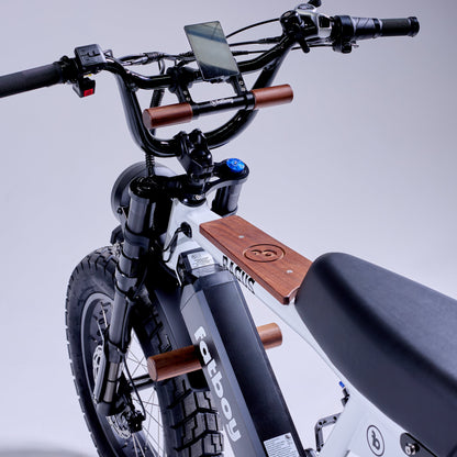 Fatboy Grom Seat Set Bagus V2 walnut foot peg detail