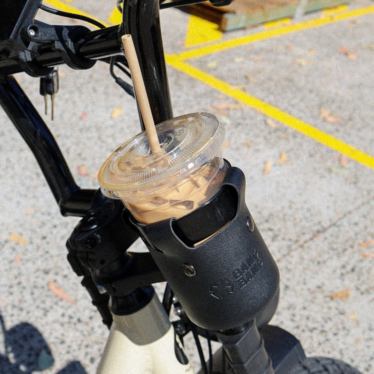Fatboy Bang Bang cup holder close-up of adjustable cradle