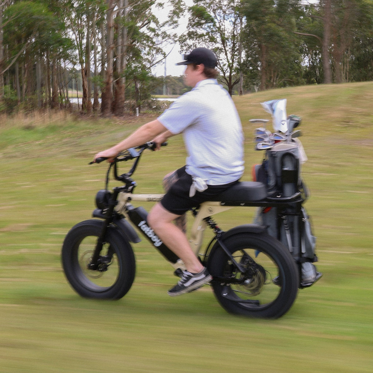 Fatboy golf club carrier with clubs on a Fatboy e-bike