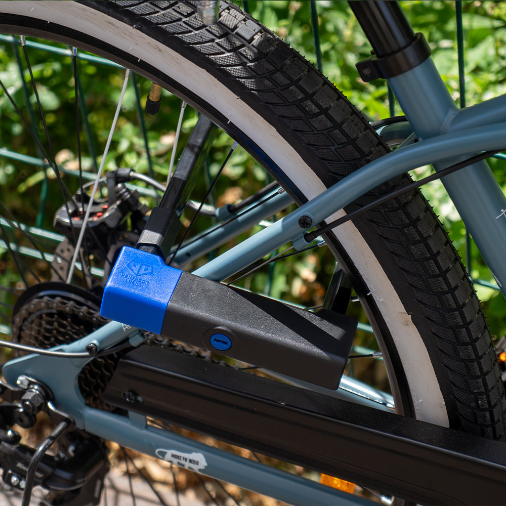 Pentagon D Lock 240 Extreme locking an e-bike to a rack