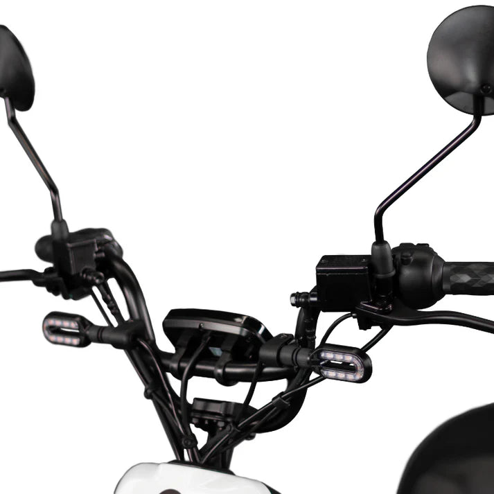 Benzina Zero Duo+ Electric Moped – view 8 | Grace & Pace Electric Bikes