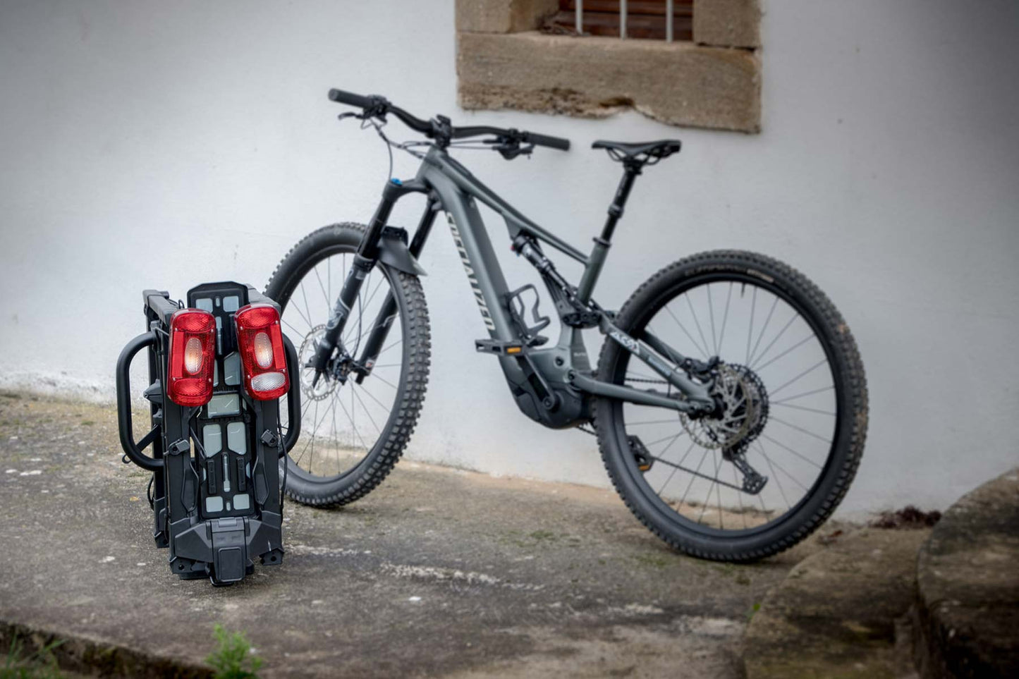 Buzzrack Scorpion Lite 2 frame clamp holding e-bike