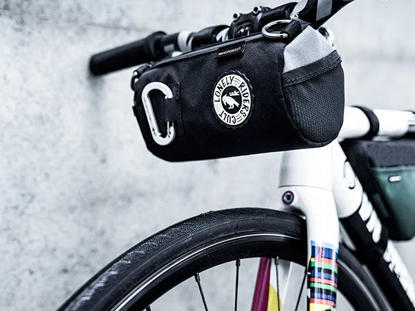 Ulac Coursier handlebar bag on a bike