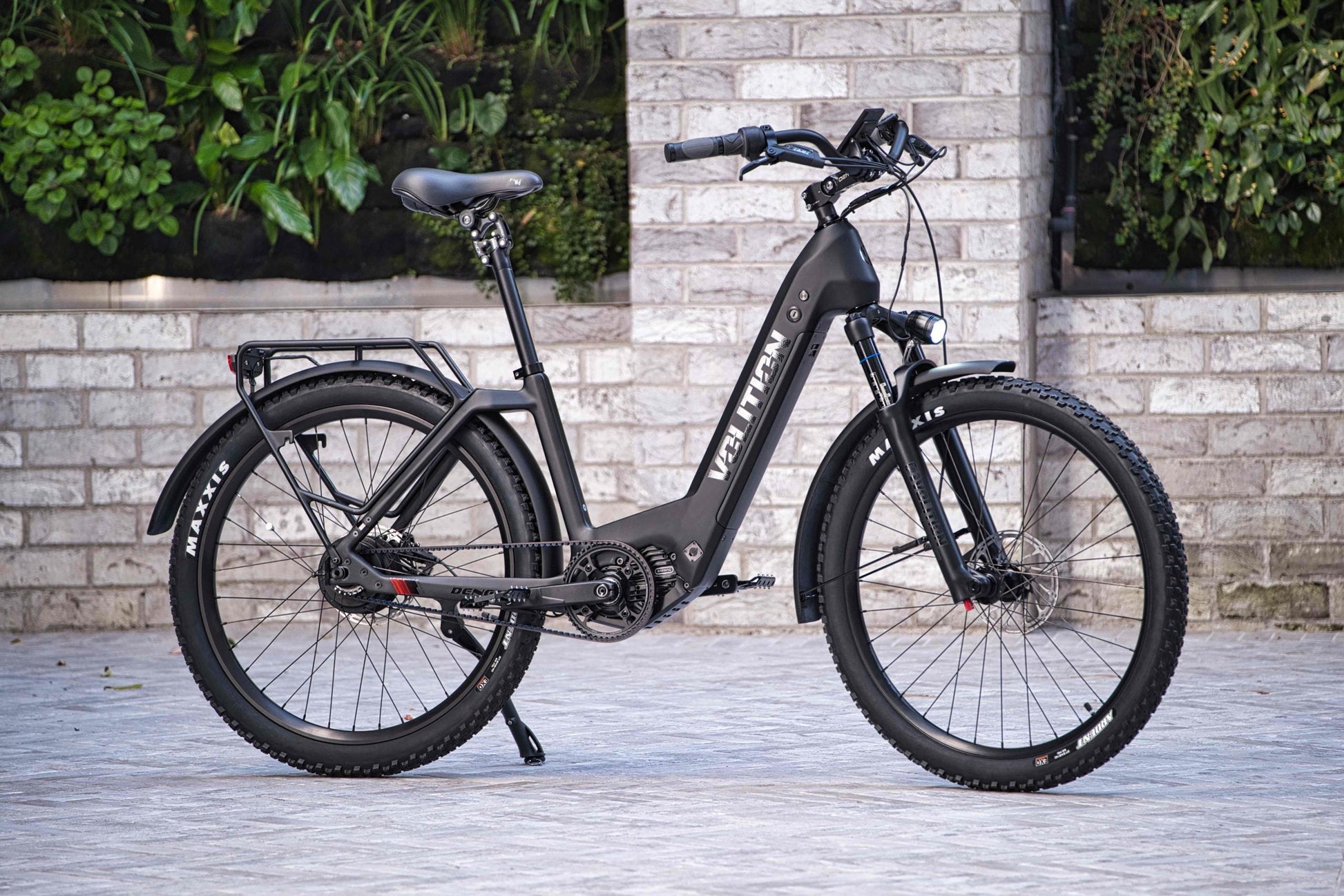 Volition HUGO ENVIOLO in Black (special order)