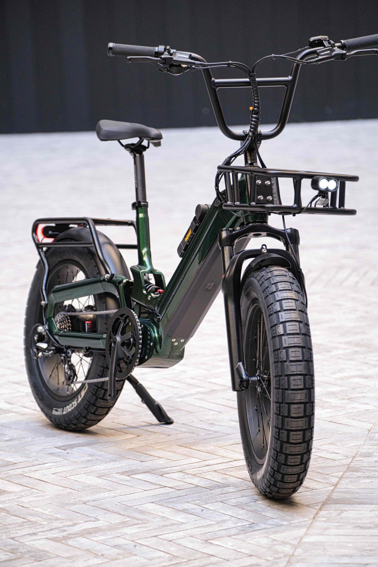 Volition KOALA ST Deluxe step-through frame detail