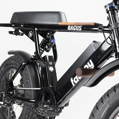 Fatboy Grom Seat Set Bagus V2 close-up of walnut seat panel