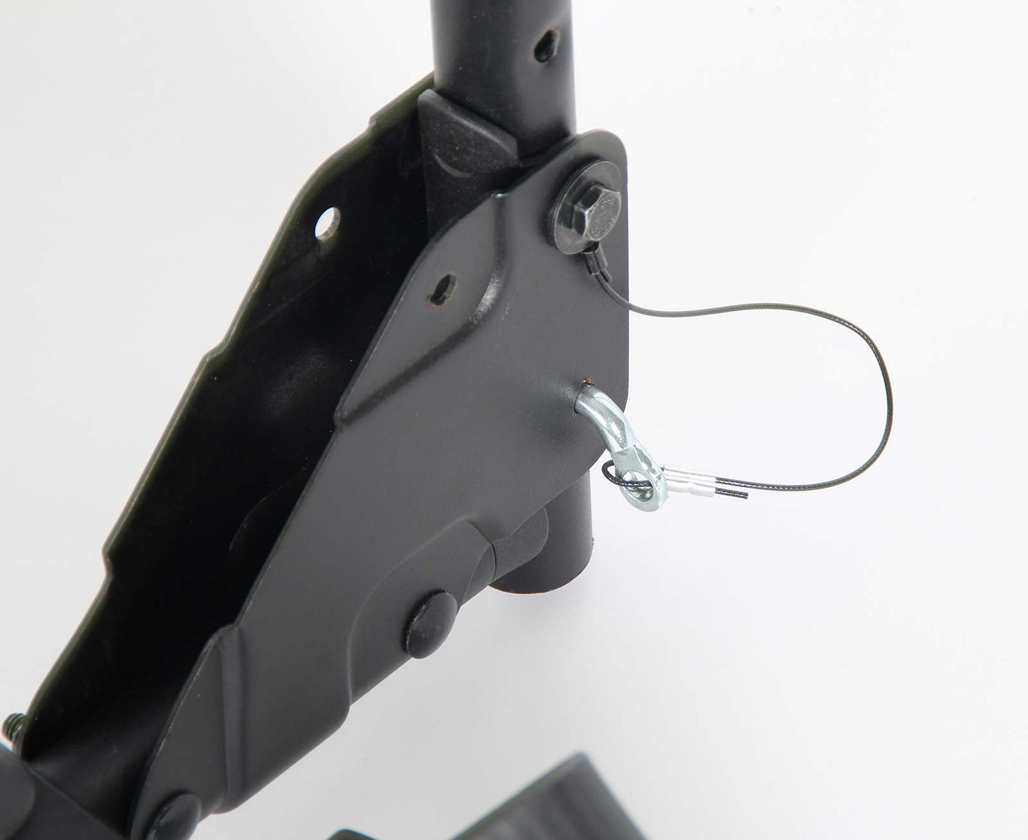 Buzzrack Pilot 4X4 wheel tray and ratchet strap detail