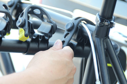 Buzzrack Moose H4 fitted to vehicle hitch receiver