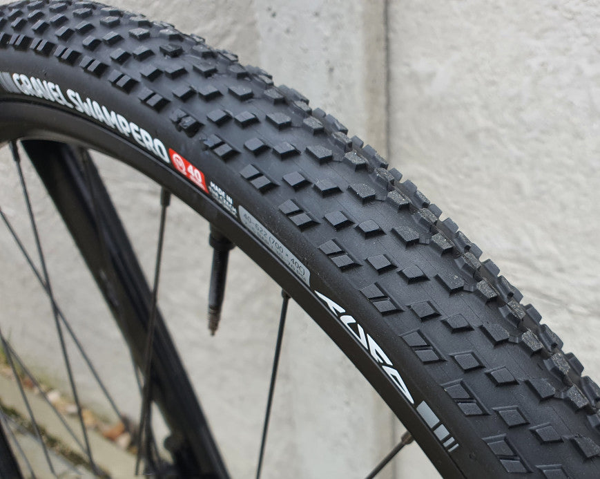 Tufo Swampero gravel tyre in loose gravel