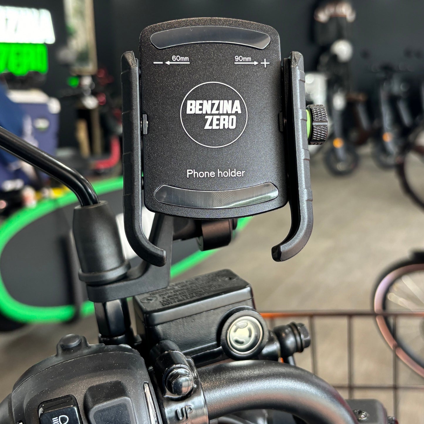 Benzina Zero phone holder