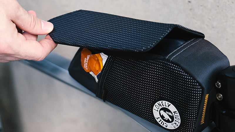Ulac Trekking Verve top tube bag mounted on a gravel bike