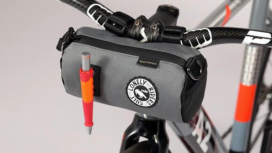 ULAC Coursier Sprint handlebar bag black grey side view with karabiner
