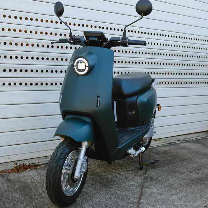 Benzina Zero Vasto Electric Moped – view 6 | Grace & Pace Electric Bikes