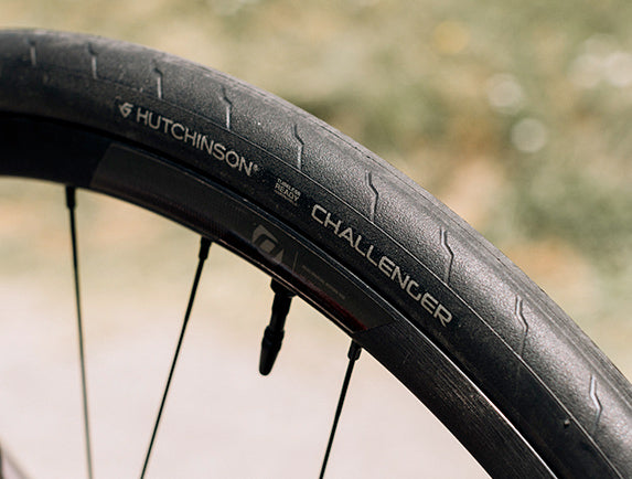 Hutchinson Challenger road tyre tread