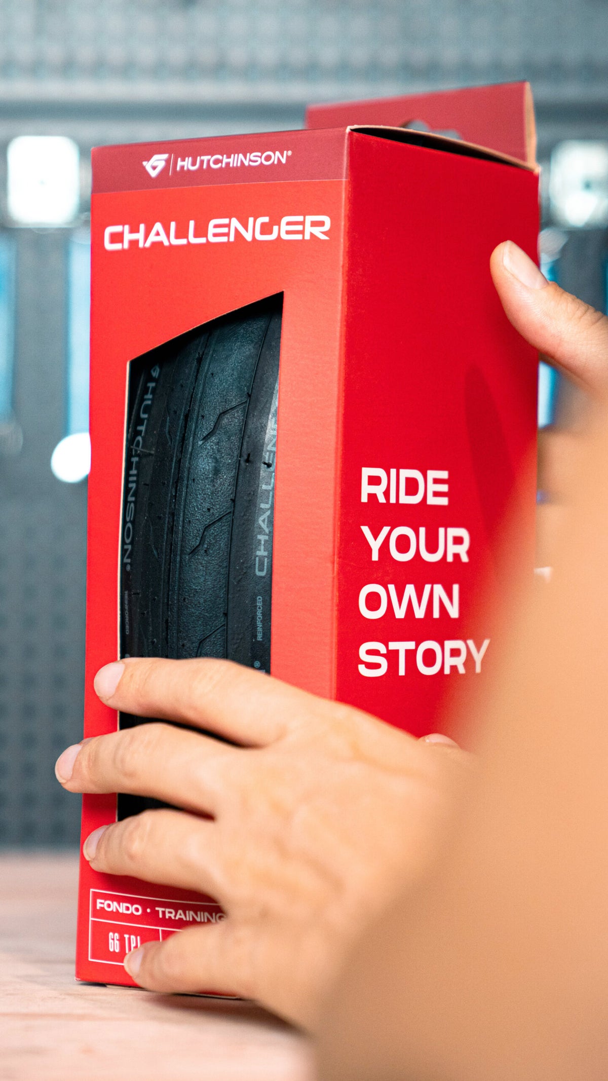 Hutchinson Challenger road tyre detail