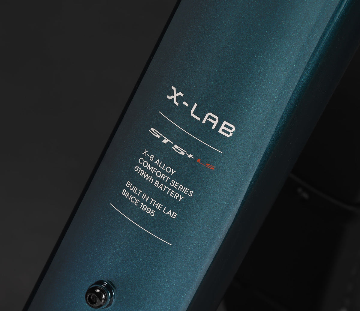 XDS X-Lab ST5+ LS Step Through Electric Bike Deep Current Blue cockpit